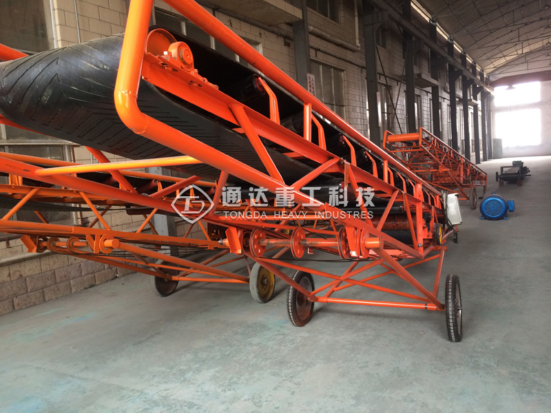 皮帶輸送機(jī).jpg